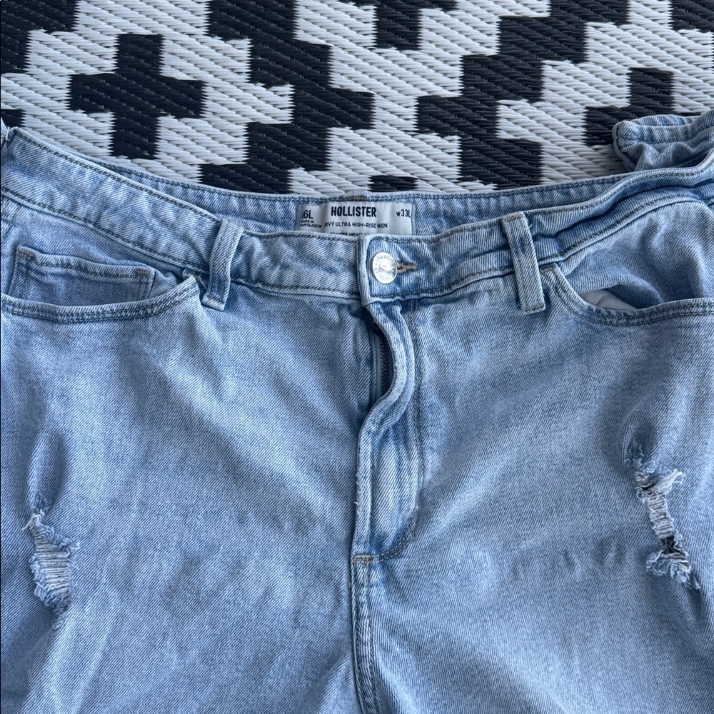 HOLLISTER “Curvy Ultra High Rise” Mom Jeans - 16L - Picture 8 of 15